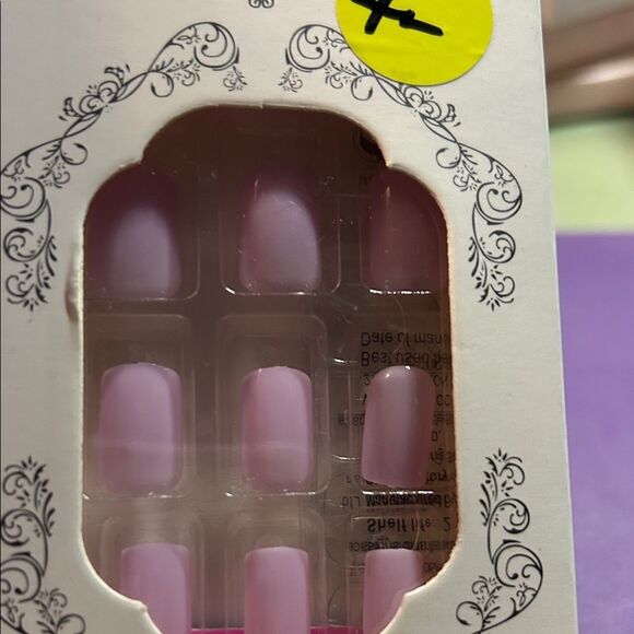 Assorted False Nail Sets - Picture 9 of 9